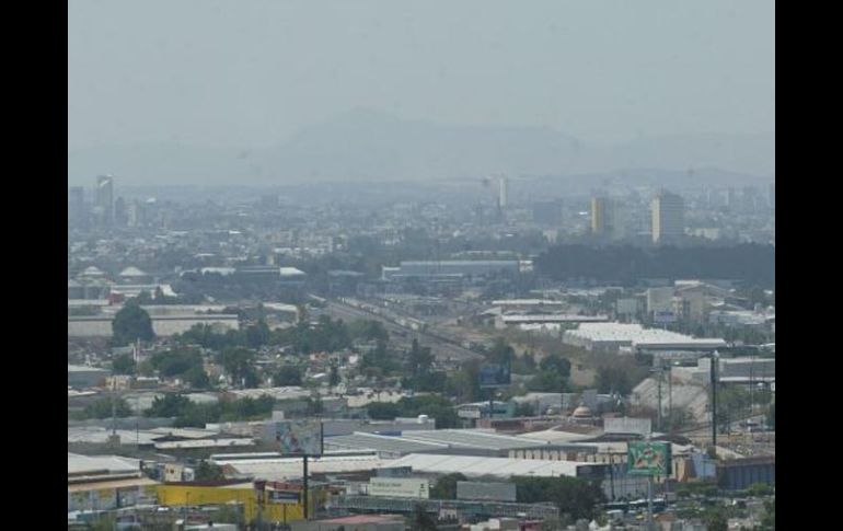 El aumento de circulación este lunes no represento un incremento a la contaminación ambiental. ARCHIVO  /