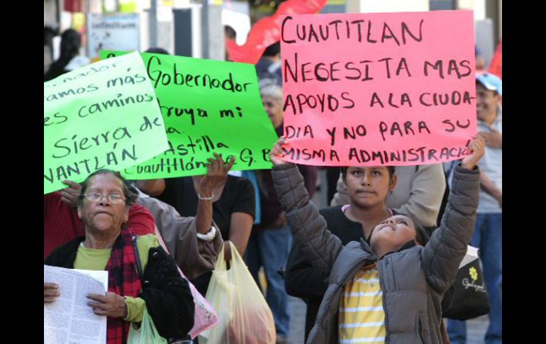 Aspecto de integrantes de la manifestación número 24. Los 'antorchistas' piden vivienda y servicios básicos. ARCHIVO  /