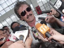 El entrenador argentino Ricardo La Volpe habla con la prensa en San josé de Costa Rica. MEXSPORT  /