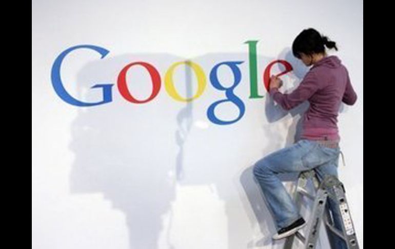 Por primera vez, Google permitirá llamadas gratuitas a teléfonos fijos y móviles de EU y Canadá. AFP  /