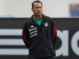 Efraín Flores fue designado como técnico interino para dirigir los partidos  contra Ecuador y Colombia. JAMMEDIA  /