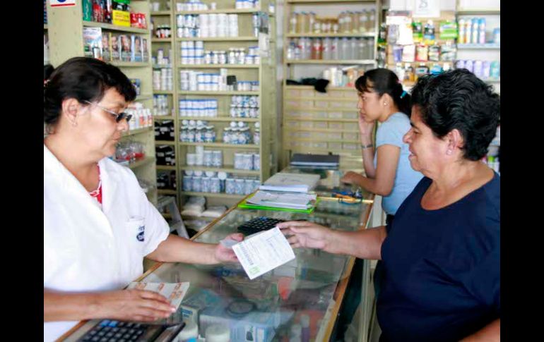 Desde ayer, la disposición para la venta de antibióticos con receta médica es obligatoria. S. NÚÑEZ  /