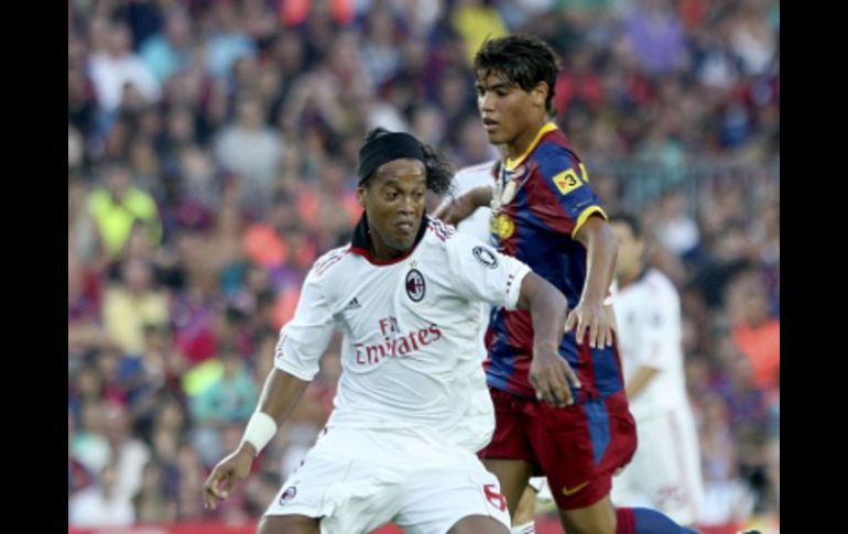 Jonathan dos Santos durante el enfrentamiento amistoso ante el Milán. EFE  /