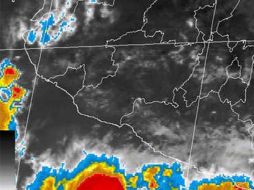 Imagen satelital de Jalisco y la llegada del huracán Frank a las costas del Pacífico. ESPECIAL  /