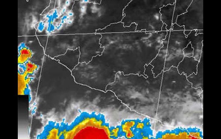 Imagen satelital de Jalisco y la llegada del huracán Frank a las costas del Pacífico. ESPECIAL  /