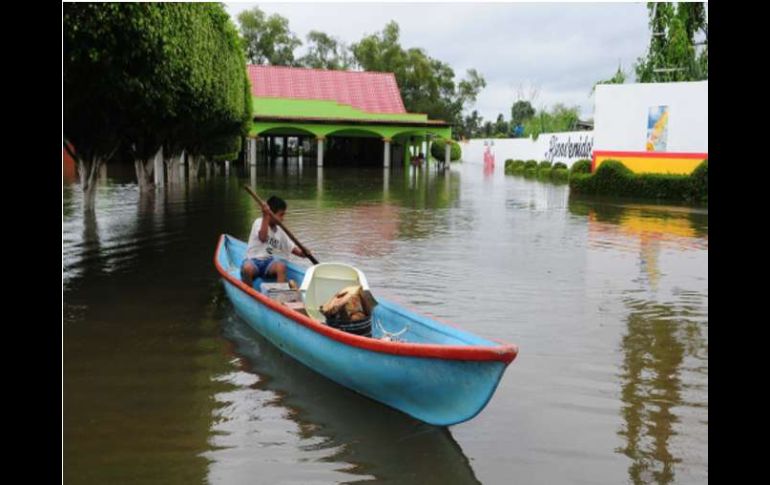 El río Carrizal se desbordó en la zona de los Sauces, como consecuencia de la crecida de seis ríos en Tabasco. NTX  /