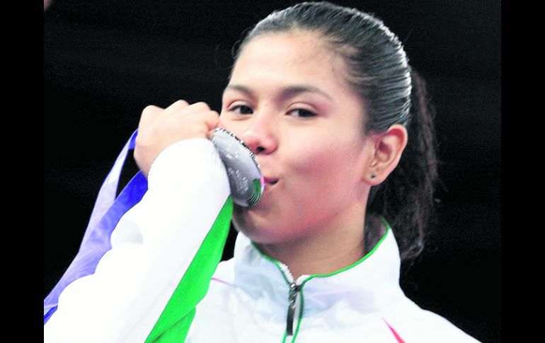 La taekwondoín Briseida Acosta fue la única mexicana en ganar medalla de plata. MEXSPORT  /