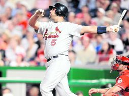 Albert Pujols conectó su tablazo ante Washington. AFP  /