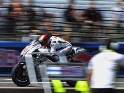 Jorge Lorenzo en la recta principal antes de que terminara el segundo más rápido durante la primera sesión de entrenamientos.  AFP  /