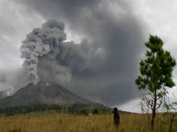 El día de hoy se registró una segunda emisión de lava y cenizas. AP  /