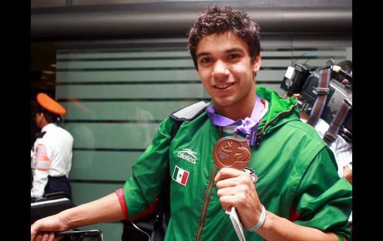 El pentatleta tapatío Abraham Camacho ya está de regreso en Guadalajara con la de bronce. MEXSPORT  /