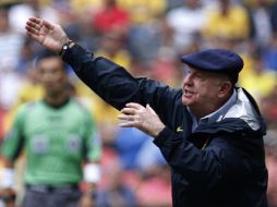 Manuel Lapuente durante el partido ante el Necaxa. AP  /