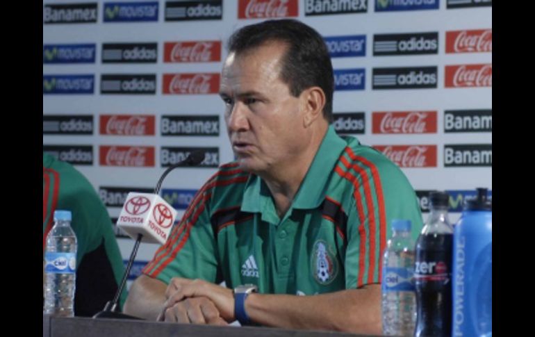 Efraín Flores expresó en rueda de prensa sentirse orgulloso por dirigir a la Selección Mexicana. NOTIMEX  /