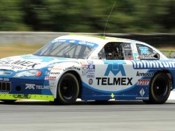 El piloto tapatío Antonio Pérez en el entrenamiento en la Nascar México 2010. MEXSPORT  /