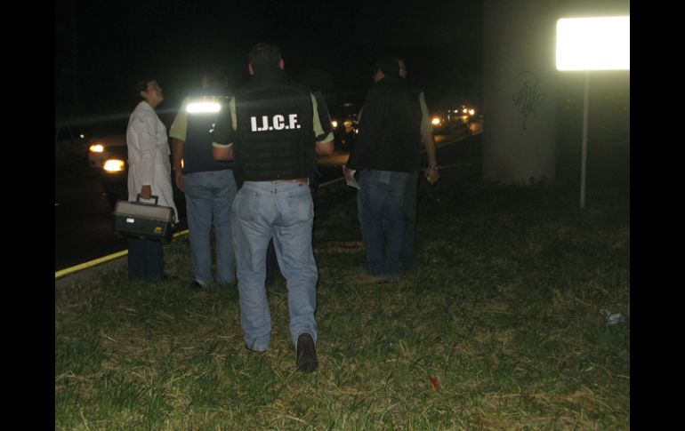 Entre los fallecidos se encuentra un hombre que fue colgado de un puente vehicular en Tlajomulco de Zúñiga. M. PATIÑO  /