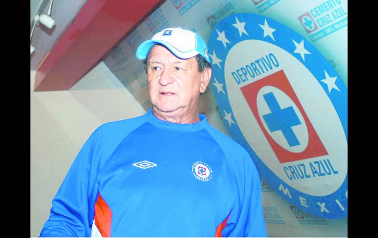 Enrique Meza, entrenador del Cruz Azul. MEXSPORT  /