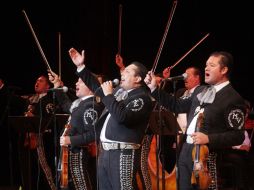 Una auténtica fiesta mexicana se vivió anoche en el Teatro Degollado, con la gala del mariachi. A. CAMACHO  /