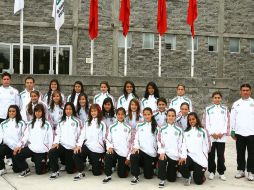 La Selección femenil sub-17 posa para la foto oficial en la ceremonia de abanderamiento. MEXSPORT  /