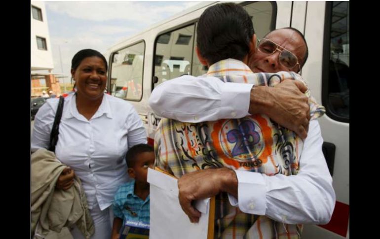 Con la salida de Domínguez suman 28 los prisioneros políticos cubanos que han viajado a España. EFE  /