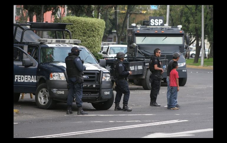 La vigilancia frente a las instalaciones de la SIEDO continúan, ya que sigue declarando Edgar Valdez Villareal La Barbie. NTX  /