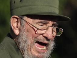 Fidel Castro manifiesta ante miles de jóvenes la  guerra nuclear que se avecina. REUTERS  /