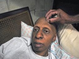 Guillermo Fariñas fue operado de la vesícula de la cual se reporta grave pero estable. ARCHIVO  /