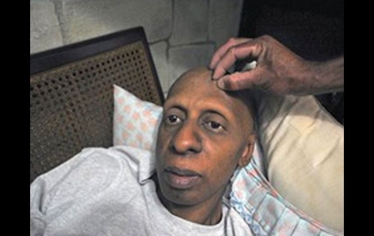 Guillermo Fariñas fue operado de la vesícula de la cual se reporta grave pero estable. ARCHIVO  /