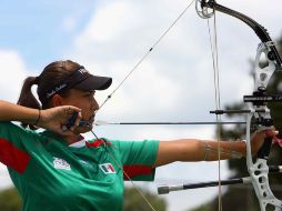 Linda Ochoa se lleva la presea de oro y plata para México. MEXSPORT  /