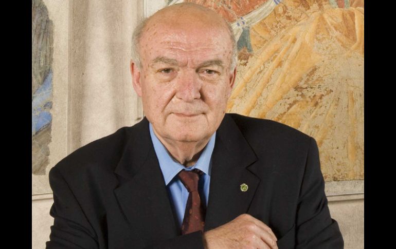 El director de los Museos Vaticanos, Antonio Paolucci, advierte de la amenaza contra la conservación de los frescos. ESPECIAL  /