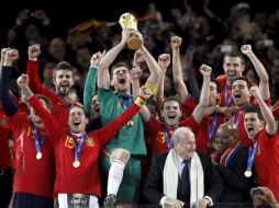 Foto de acción de la Selección de España cuando se coronó como campeón del mundo en Sudáfrica. EFE  /