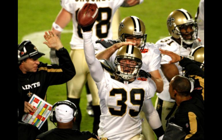 safety Chris Reis en partido del Super Bowl XLIV. AP  /