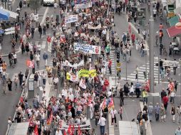 Manifestantes protestan en Niza, Francia, contra la reforma del sistema de pensiones. EFE  /