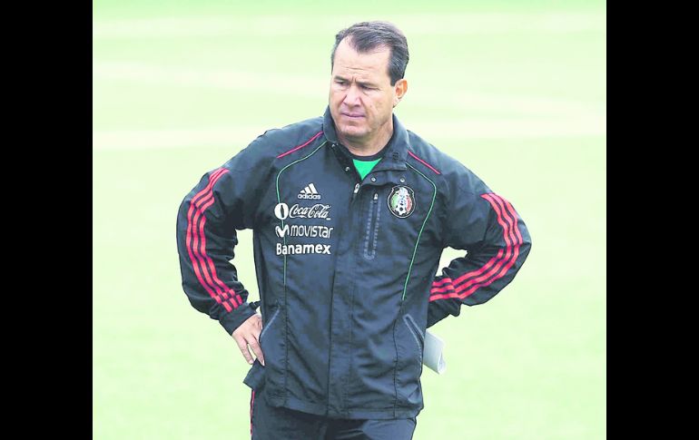 Efraín Flores, técnico interino del Tricolor. MEXSPORT  /