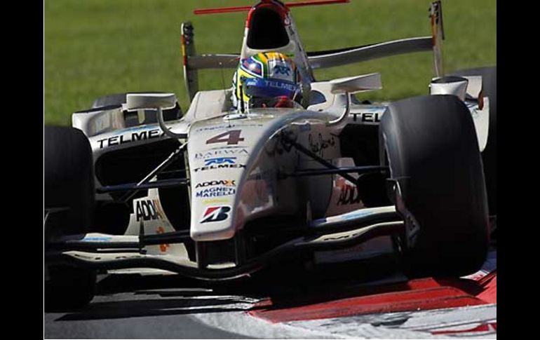 El piloto tapatío Sergio Pérez durante el circuito de Monza. ESPECIAL  /