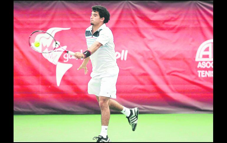 Mauricio Astorga, el único mexicano que quedaba con vida en singles, fue eliminado ayer por el favorito,  Vasek Pospisil.  E. PACHECO  /