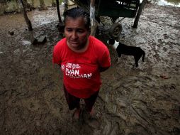 Habitantes de del poblado de Buenavista regresan a sus casas después de varios días bajo el agua. EL UNIVERSAL  /