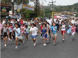 Los niños de entre ocho y nuevo años de edad recorrieron 60 metros. ARCHIVO  /