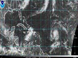 Imagen del huracán “Igor” facilitada por el CNH, el meteoro está a mil 800 kilómetros de las Antillas menores. EFE  /