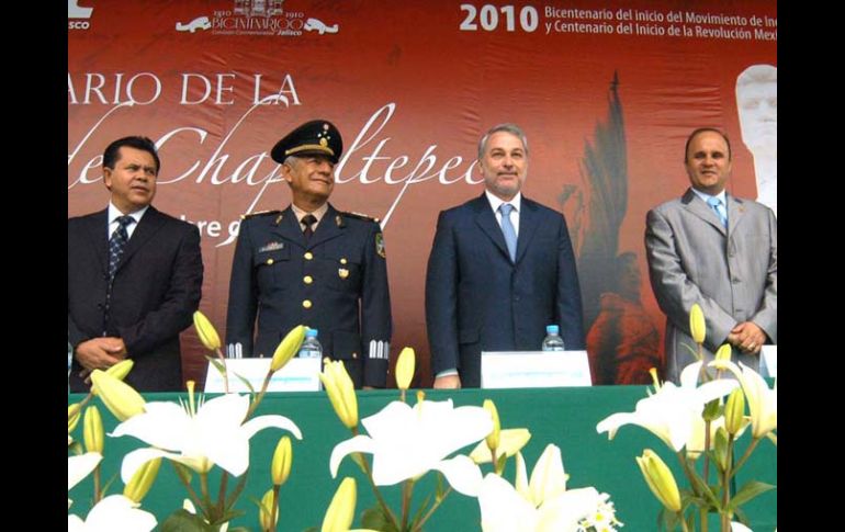 El gobernador Emilio González, durante la ceremonia de conmemoración de la Gesta Heroica de Chapultepec. ESPECIAL  /