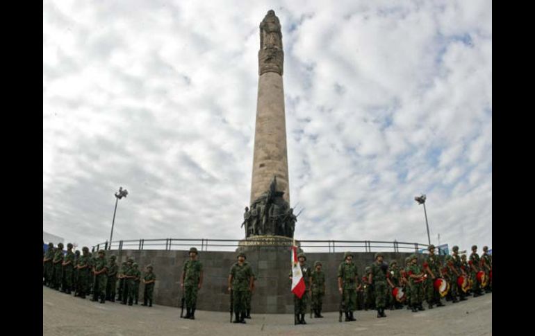 El acto se llevó a cabo en la Glorieta de los Niños Héroes. E. BARRERA  /