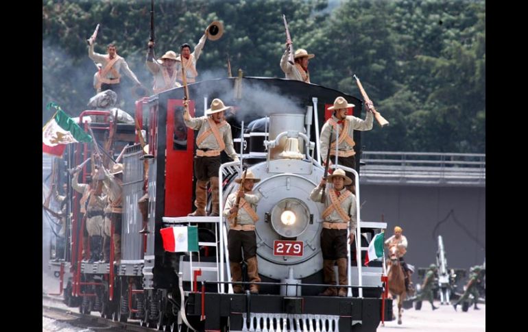 Los militares representaron distintos momentos de la historia de México. NTX  /