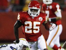 Jamaal Charles (25) fue importante para el triunfo de Kansas City. AP  /