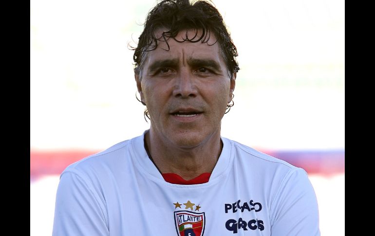 El entrenador del Atlante Eduardo Bacas durante su primer entrenamiento con en el equipo. JAMMEDIA  /