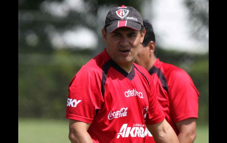 El técnico de Atlas, José Luis Mata, en el enternamiento del día de hoy. MEXSPORT  /