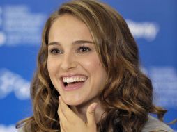 Natalie Portman interpreta a una joven bailarina de ballet obsesiva. EFE  /