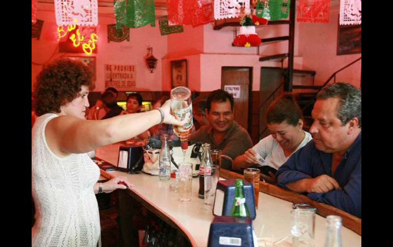 Aseguran que el sector restaurantero se verá beneficiado en las ventas, debido a los festejos por el Bicentenario. ARCHIVO  /