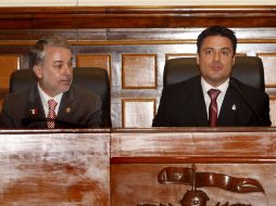 Emilio González (izq.) y Aristóteles Sandoval (der.) en la sesión conmemorativa del Bicentenario de la Independencia. S. NÚÑEZ  /