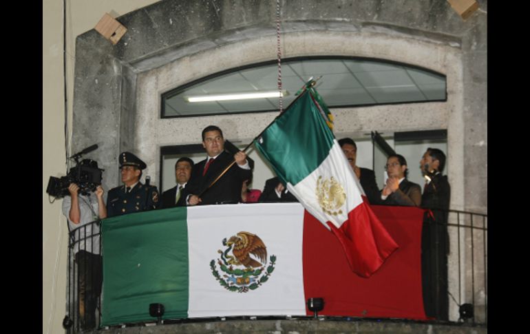 La Plaza de Las Américas lució repleta con al menos 10 mil personas que ovacionaron el Grito de un alcalde emocionado. M. FREYRIA  /