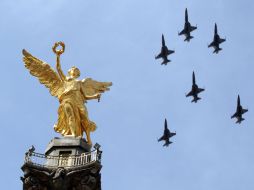 Aviones durante el desfile militar conmemorativo del Bicentenario de la Independencia de México. EL UNIVERSAL  /