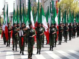 Inicio del desfile militar conmemorativo del Bicentenario de la Independencia. EL UNIVERSAL  /